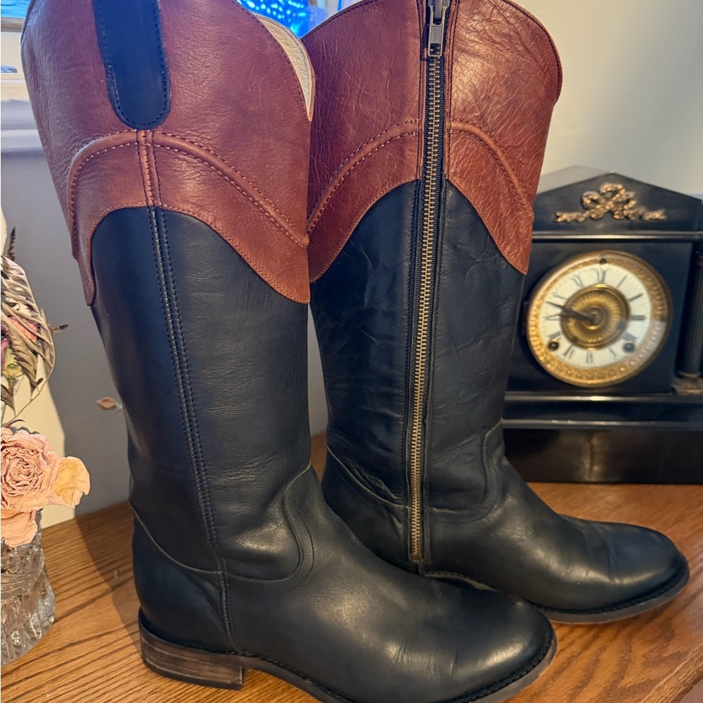 Justin Boots Black and Brown Leather Boots